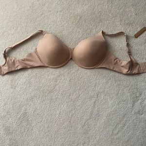 SKIMS Fits Everybody T-Shirt Bra